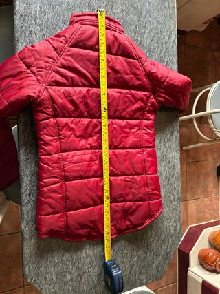 Parka roja mujer