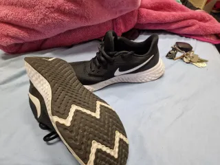 Zapatillas Nike Running Negras y Blancas