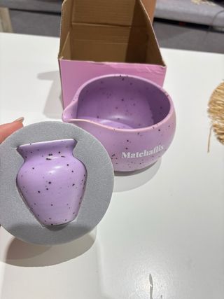 Cuenco de cerámica para matcha morado