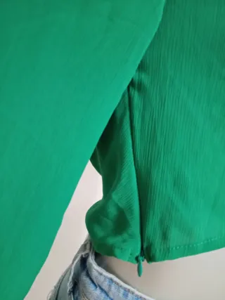 Blusa Crop Top Verde Hombro Descubierto