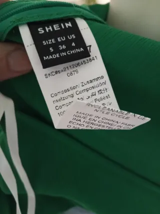 Blusa Crop Top Verde Hombro Descubierto