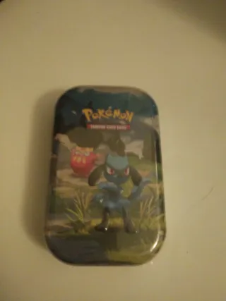Minilata Pokémon Riolu Héroes Ascendentes TCG