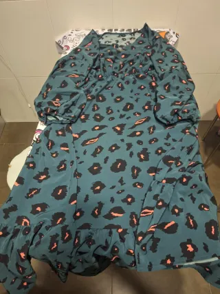 Vestido largo estampado leopardo.