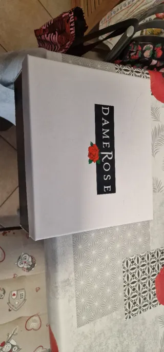 Scarponcini neri con pelliccia e strass