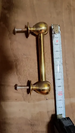 Tirador antiguo dorado metal