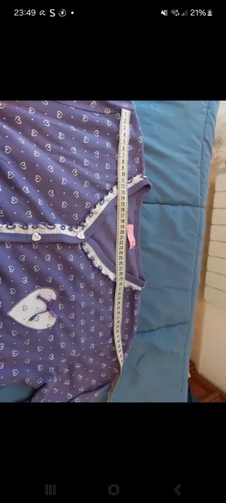 Pigiama a cuori viola e bianchi