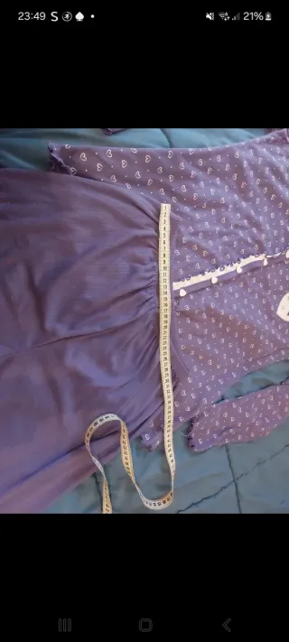 Pigiama a cuori viola e bianchi