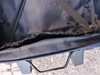 Maleta pequeña azul con ruedas