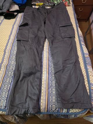 Pantalones cargo grises