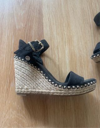 Sandalias cuña Tommy Hilfiger negras