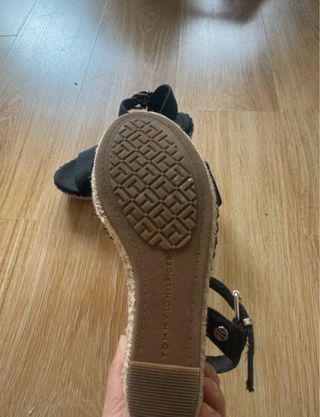 Sandalias cuña Tommy Hilfiger negras