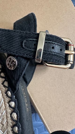 Sandalias cuña Tommy Hilfiger negras