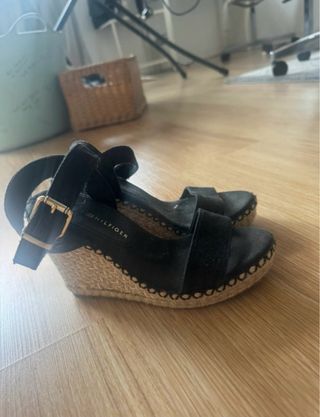 Sandalias cuña Tommy Hilfiger negras