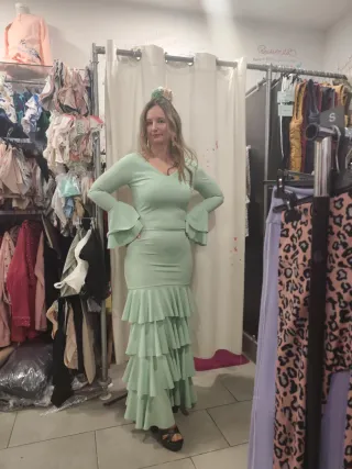 Vestido Flamenca Verde con Volantes