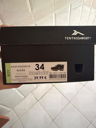 Zapatillas deportivas negras y turquesa