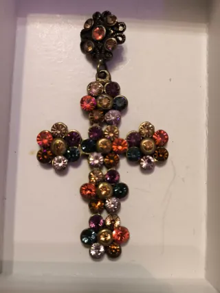 Colgante cruz piedras preciosas oro