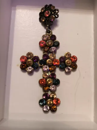 Colgante cruz piedras preciosas oro