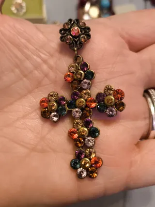 Colgante cruz piedras preciosas oro