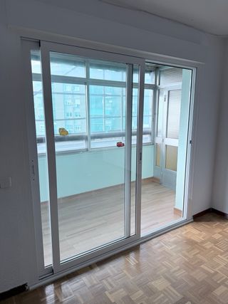 Lote ventanas, balconeras y puertas con persiana