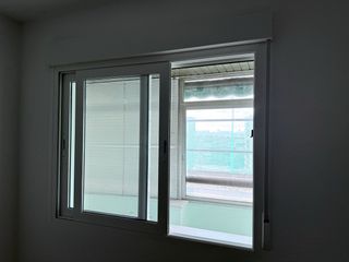 Lote ventanas, balconeras y puertas con persiana