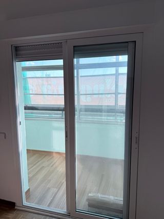 Lote ventanas, balconeras y puertas con persiana