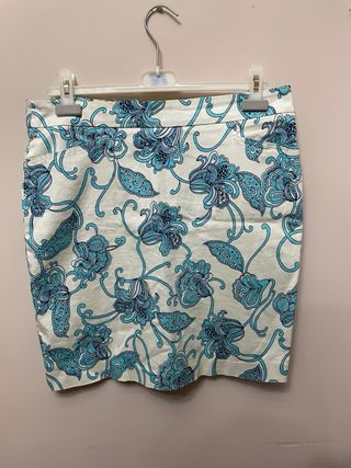 Falda estampada floral azul y blanco