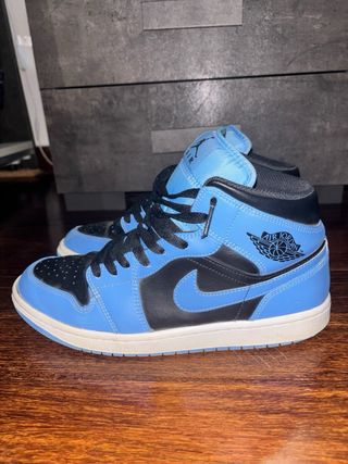 Jordan 1 Mid University Blue Black Usate