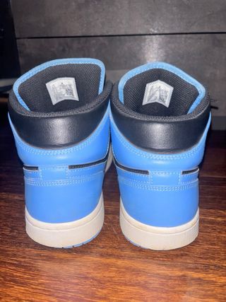 Jordan 1 Mid University Blue Black Usate