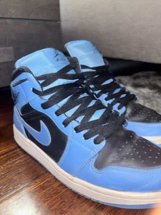 Jordan 1 Mid University Blue Black Usate
