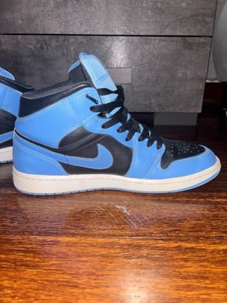 Jordan 1 Mid University Blue Black Usate