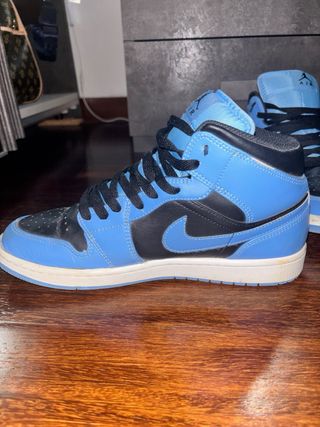 Jordan 1 Mid University Blue Black Usate