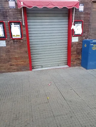 Se vende local comercial en isla chica..