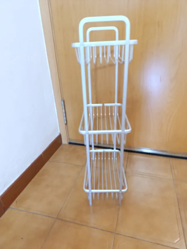Estantería de baño de aluminio 29 x 66 x 18 cm.