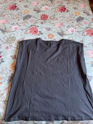 Camiseta Zara con pedrería