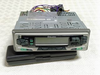 Autorádio digital vintage com leitor de cassetes