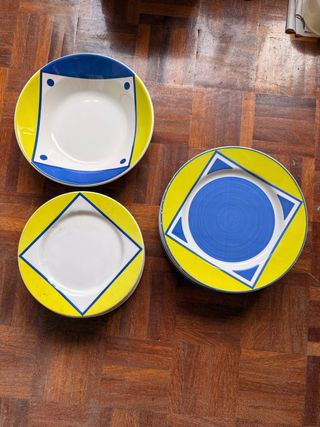 Juego de vajilla antiguo de cerámica