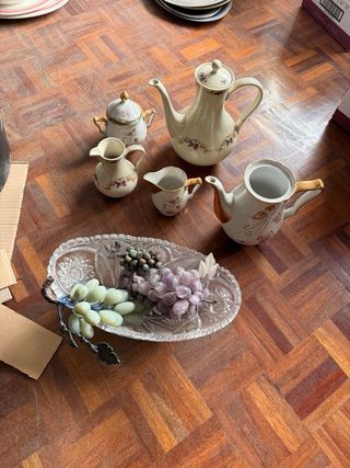 Juego de vajilla antiguo de cerámica