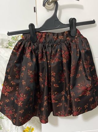 Falda Baturra Bebe Flores Marrón y Rojo granate