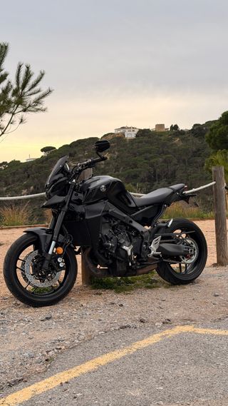 Yamaha MT-09 Naked Negra
