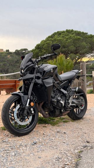 Yamaha MT-09 Naked Negra