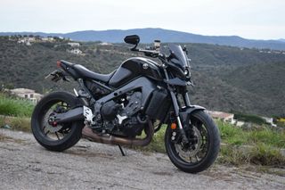 Yamaha MT-09 Naked Negra