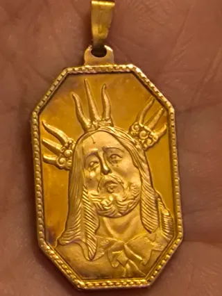 Medalla Jesús Orando Baño Oro