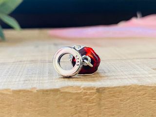 Charm Calavera Manzana Roja - Plata