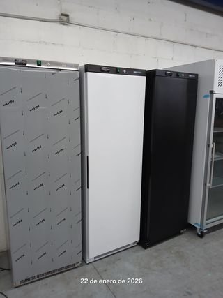 congelador vertical: móvil 742026971