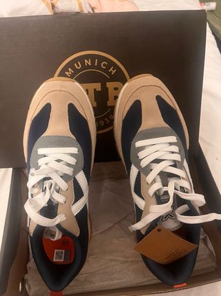 Zapatillas Munich Beige y Azul Talla 41