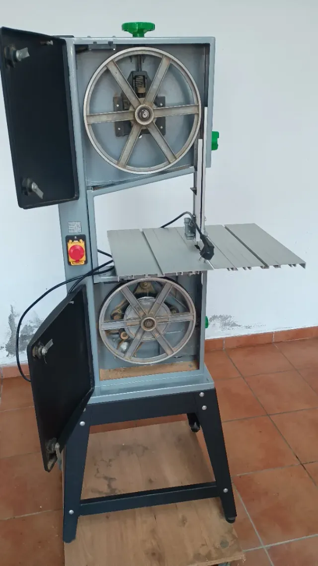 Sierra de cinta Wood 750W