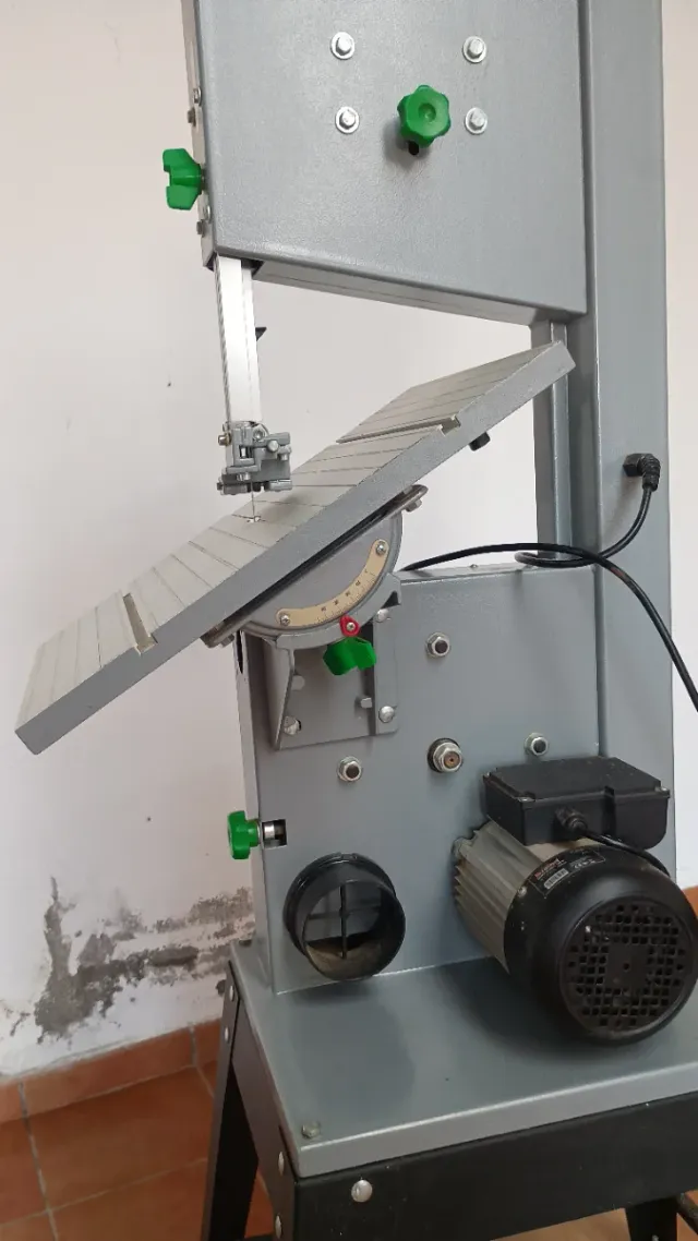 Sierra de cinta Wood 750W