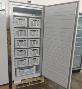 Congelador vertical : móvil 742026971