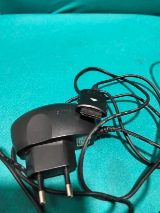 Cargador de móvil negro