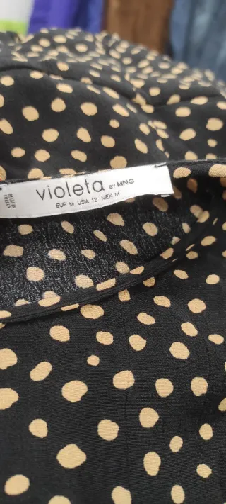 Vestido topos Violeta by Mango